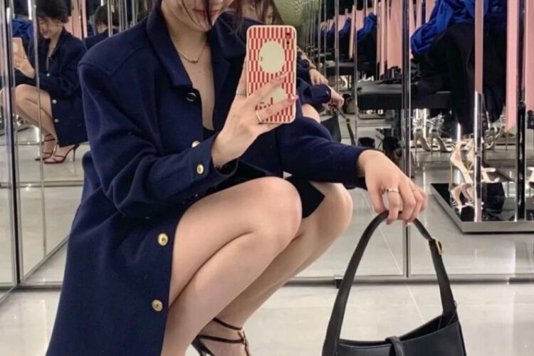 Giày Cao Gót YSL Cassandra Monogram Sandals Đen vàng cổ