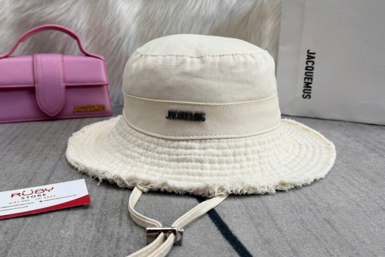 Mũ Jacquemus Le Bob Artichaut Bucket Hat Off White 58CM Trắng kem