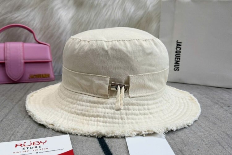 Mũ Jacquemus Le Bob Artichaut Bucket Hat Off White 58CM Trắng kem