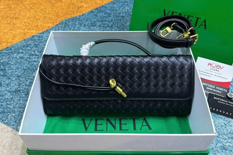 Túi Bottega Veneta Andiamo Clutch Intrecciato Almond Black 31CM Đen