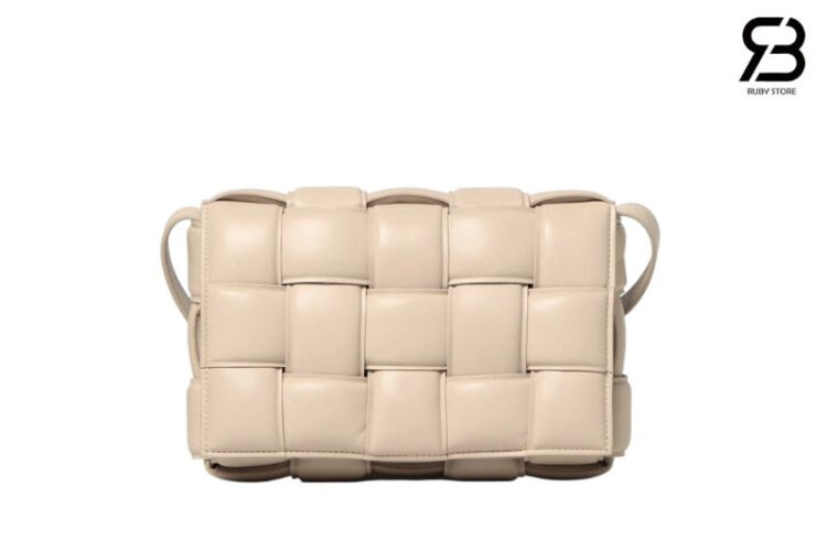 Túi Bottega Veneta Padded Cassette Bag Nude Pink Da Cừu Màu Kem S26