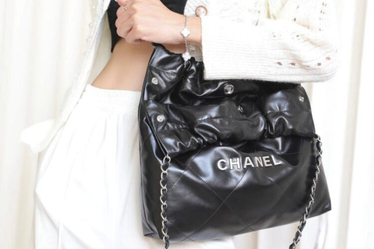 Túi CN 22 Shopping Bag Small Black SHW Size 35 Đen