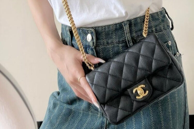 Túi CN 24P Mini Sweetheart Flap Bag Size 19 Black Caviar GHW