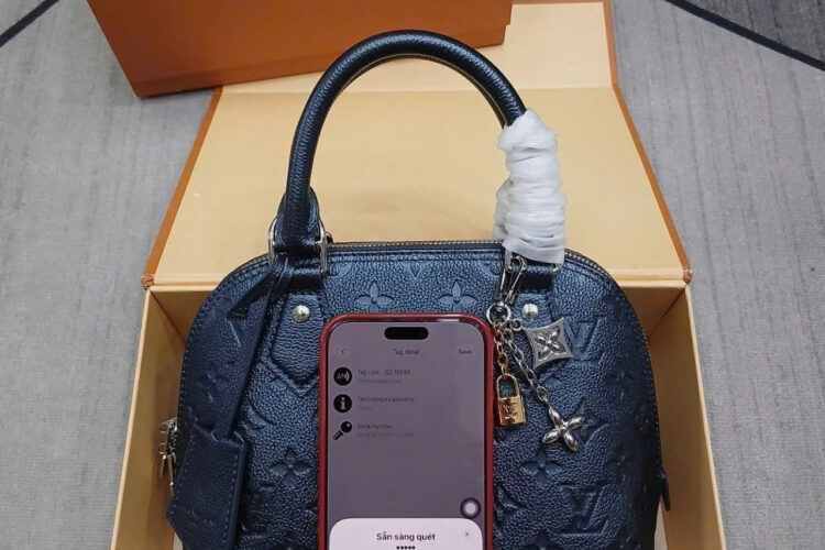 Túi LV Alma BB Monogram Empreinte Shimmery Ink M26686 Xanh đen