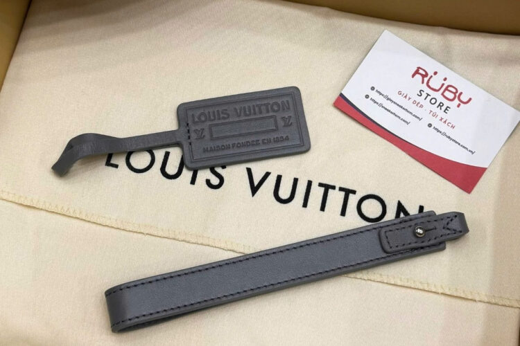 Túi LV Takeoff Pouch Aerogram Ipad Grey Calfskin 30CM Màu Xám