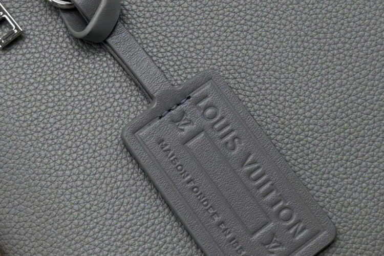 Túi LV Takeoff Pouch Aerogram Ipad Grey Calfskin 30CM Màu Xám