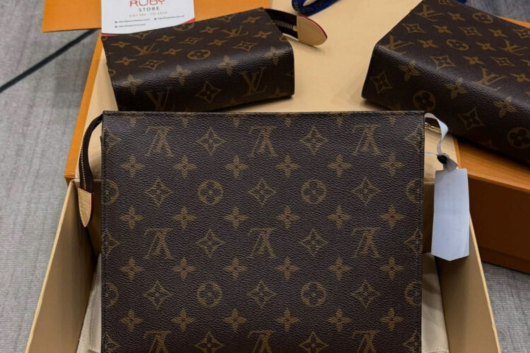 Túi LV Trio Toilet Pouch Monogram Canvas M47195 Màu Nâu