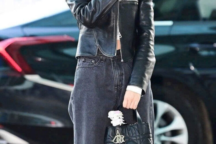 Túi Small Dior Toujours Vertical Tote Bag Black Macrocannage Calfskin đen