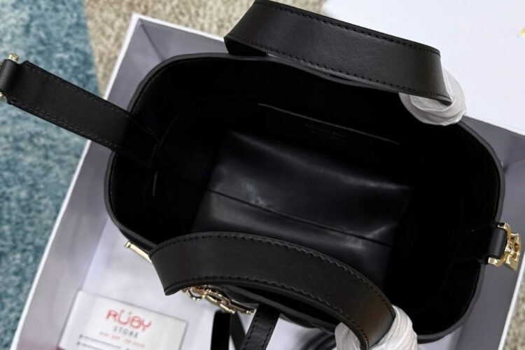 Túi Small Dior Toujours Vertical Tote Bag Black Macrocannage Calfskin đen