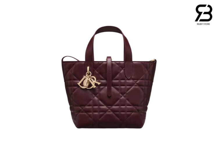 Túi Small Dior Toujours Vertical Tote Bag Burgundy Macrocannage Calfskin Đỏ
