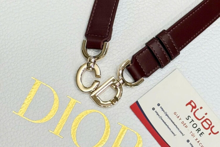 Túi Small Dior Toujours Vertical Tote Bag Burgundy Macrocannage Calfskin đỏ