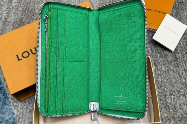 Ví LV Vertical Zippy Wallet KidSuper Face Monogram
