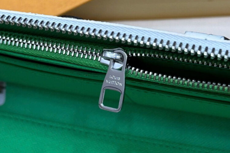 Ví LV Vertical Zippy Wallet KidSuper Face Monogram