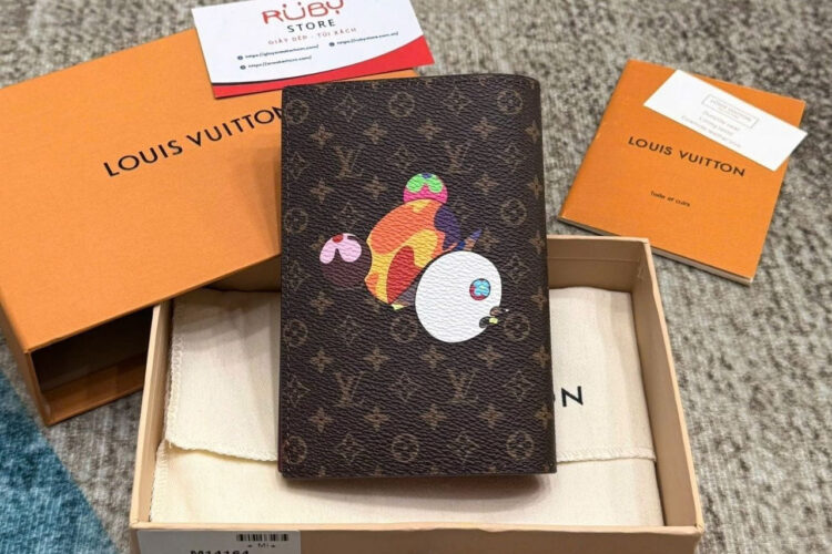 Ví LV x TM Passport Cover Panda Monogram M14164 Nâu Size 14