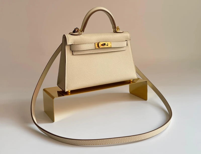 Giá retail tại boutique Hermès