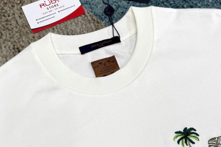 Áo LV x The Darjeeling Limited Embroidered Short Sleeved Crewneck Trắng