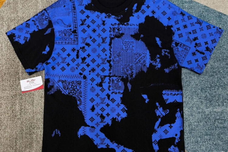 Áo Thun LV Bandana Print Monogram T-Shirt in Blue and Black Best Deal