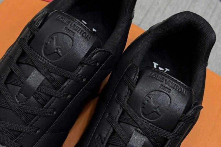 Giày LV Buttersoft Black 1AIKEF Màu Đen