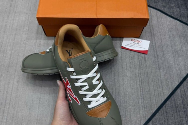 Giày LV Buttersoft Khaki 1AIKHL Màu Xanh Rêu