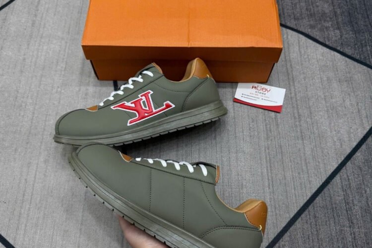 Giày LV Buttersoft Khaki 1AIKHL Màu Xanh Rêu