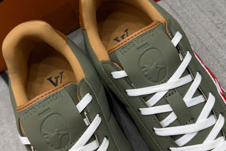 Giày LV Buttersoft Khaki 1AIKHL Màu Xanh Rêu