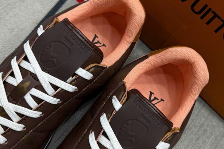 Giày LV Buttersoft Monogram 1AIKVD Màu Nâu