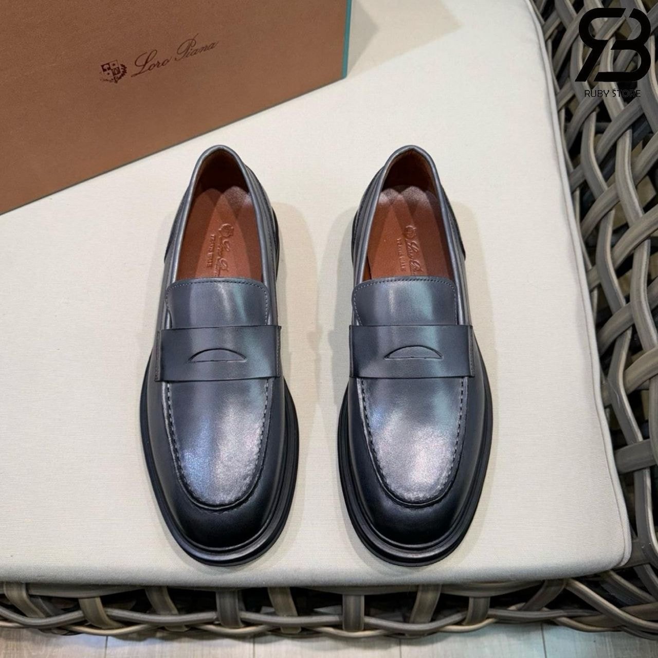 Giày Loro Piana Travis Loafers Calfskin Màu Xám Than Best da Ý