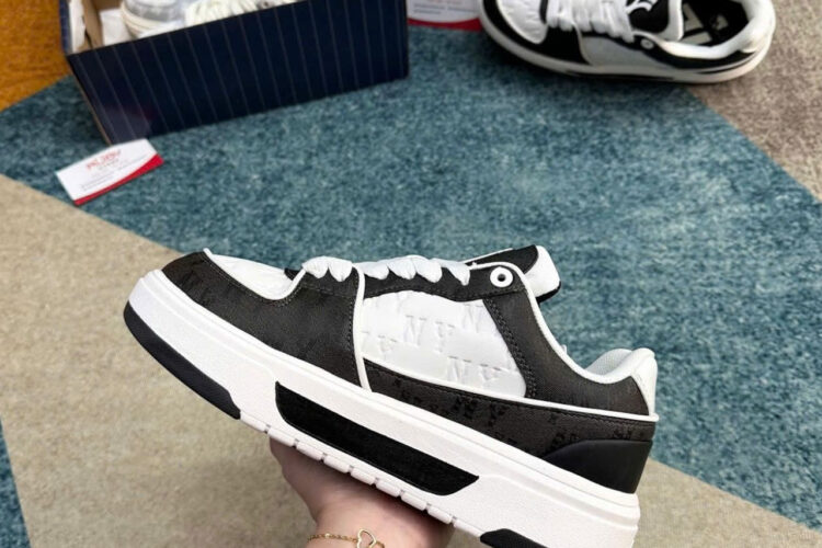Giày MLB Liner Monogram NY Emboss Black White Màu Đen Trắng