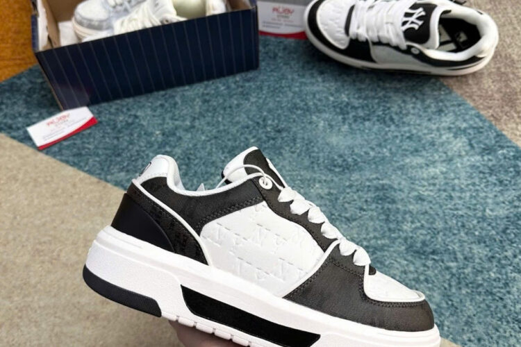 Giày MLB Liner Monogram NY Emboss Black White Màu Đen Trắng