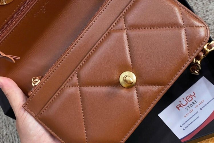 Túi CN 19 Woc Wallet On Chain Caramel Brown Lambskin Nâu Best Deal - Ảnh 7