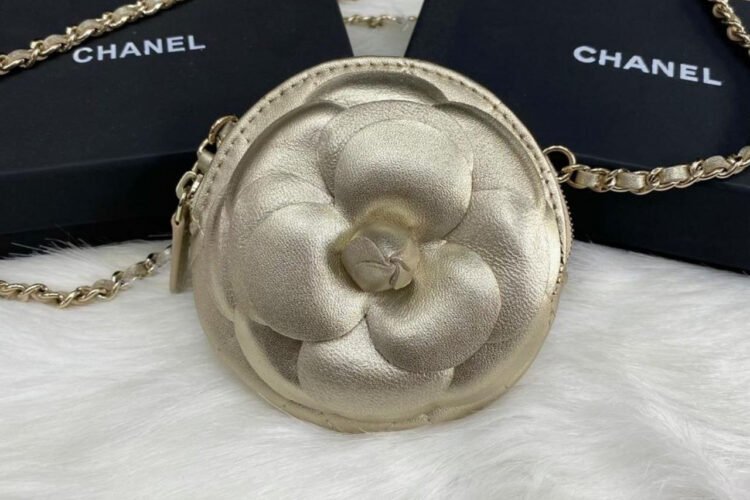 Túi CN Camellia Round Clutch With Chain Gold Lambskin