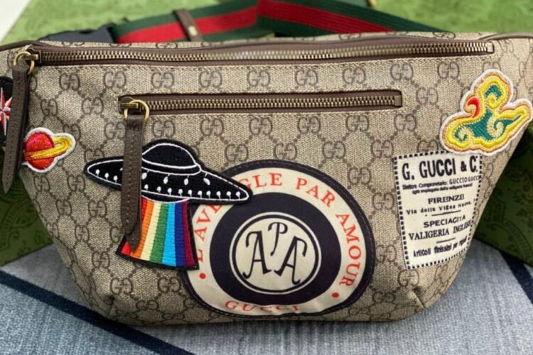Túi Gucci Courrier Waist Bag GG Supreme Beige Màu Be