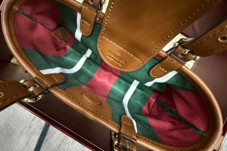 Túi Gucci GG Emblem Mini Bag Nâu 17CM Best Da Ý