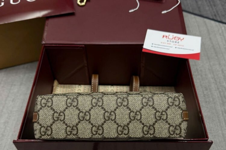 Túi Gucci GG Emblem Mini Bag Nâu 17CM Best Da Ý