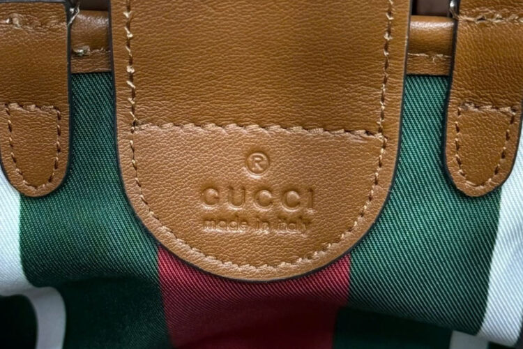 Túi Gucci GG Emblem Mini Bag Nâu 17CM Best Da Ý