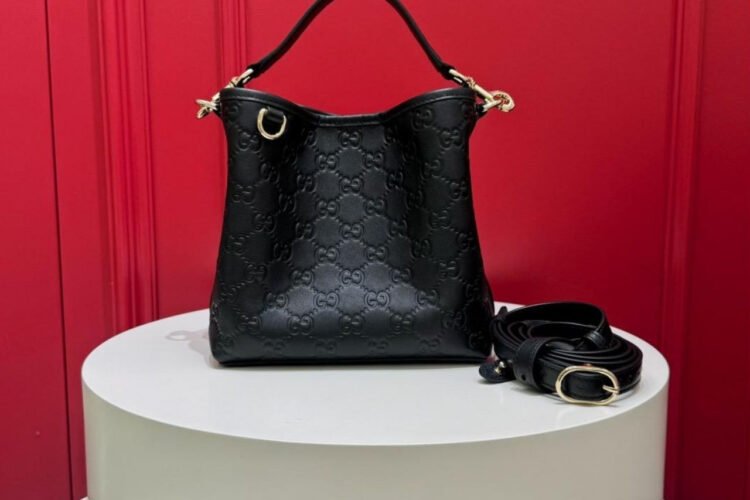 Túi Gucci GG Emblem Mini Bucket Black Embossed GG Leather Đen
