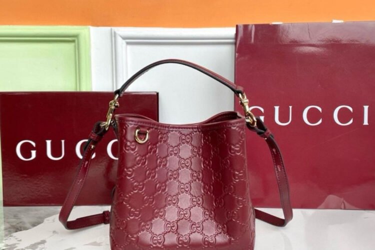 Túi Gucci GG Emblem Small Bucket Bag Burgundy Màu đỏ Best Da Ý