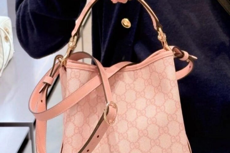 Túi Gucci GG Emblem Small Bucket Light Pink Coated Fabric Hồng Best Da Ý