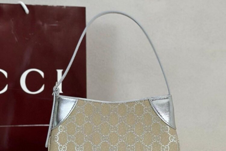 Túi Gucci GG Emblem Small Shoulder Bag Beige Silver Be Bạc