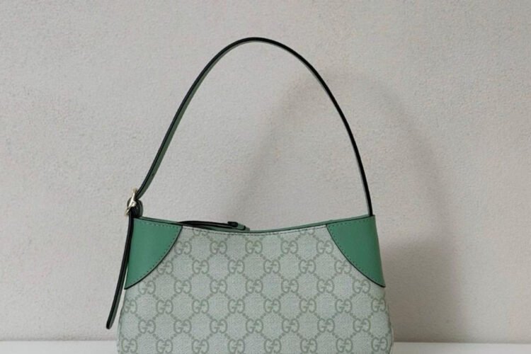 Túi Gucci GG Emblem Small Shoulder Bag Màu Xanh Mint