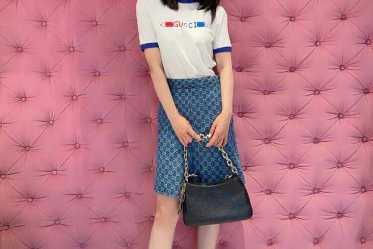 Túi Gucci GG Emblem Small Shoulder Black Grainy Leather