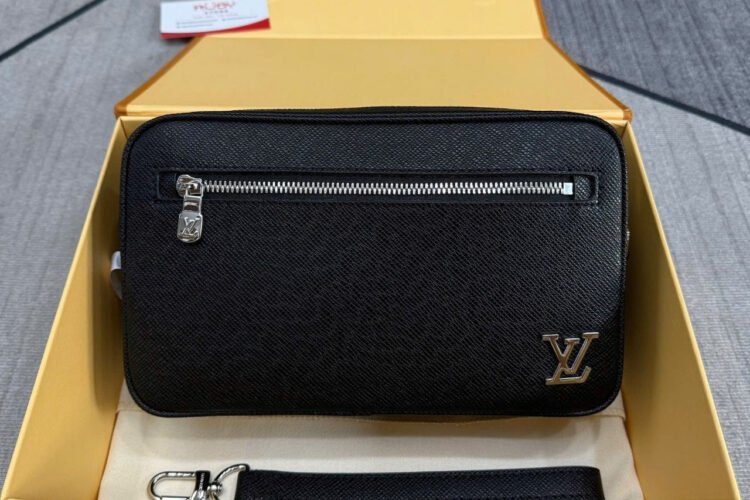 Túi LV Pochette Kasai Black Taiga M30441 Màu Đen 25CM