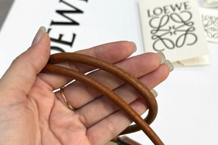 Túi Tote Loewe Anagram Basket Small Bag Màu Kem Nâu 19CM
