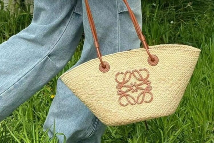 Túi Tote Loewe Anagram Basket Small Bag Màu Kem Nâu 19CM