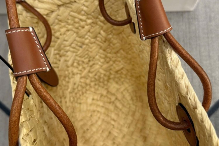 Túi Tote Loewe Anagram Basket Small Bag Màu Kem Nâu 19CM