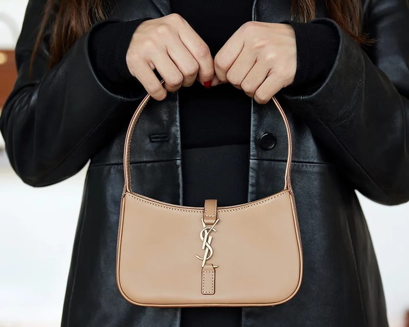 Giá túi YSL LE 5 À 7 chính hãng