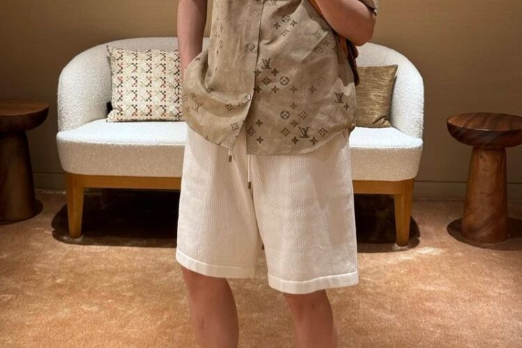 Áo Sơ Mi LV Monogram Short-Sleeved Shirt Beige 1AK77Y chất lượng cao
