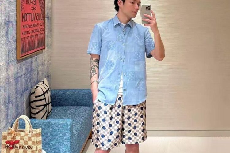 Áo Sơ Mi LV Patchwork Jacquard Ngắn Tay Monogram Màu Xanh Nhạt Chất Lượng Tốt Nhất
