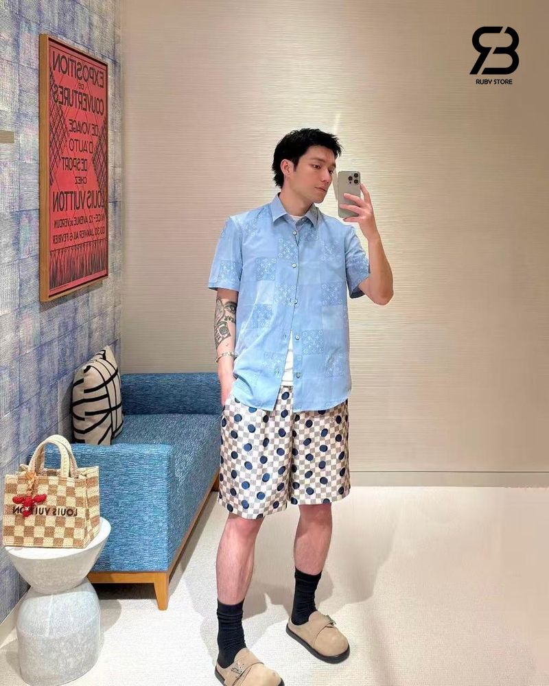 Áo Sơ Mi LV Patchwork Jacquard Ngắn Tay Monogram Màu Xanh Nhạt Chất Lượng Tốt Nhất