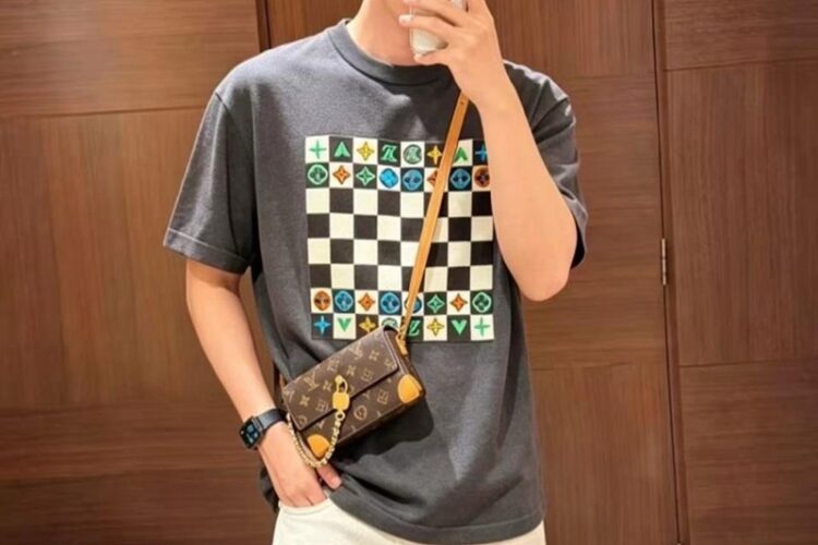Áo Thun LV Spring 27 T-shirt Grey Miroir Monogram Màu Xám Best Quality